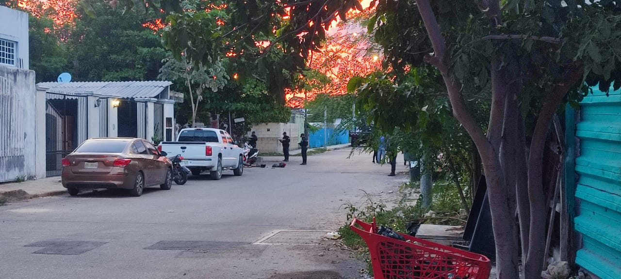 Elementos policiacos acudieron al lugar para tomar conocimiento de los hechos.