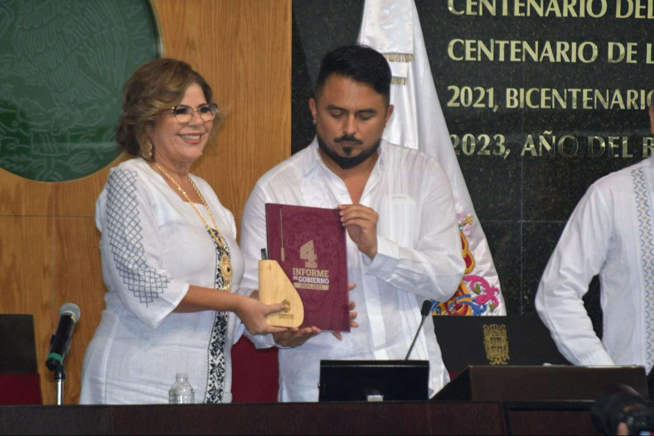 Elisa Hernández Romero entregó el Cuarto Informe de Gobierno ante el Congreso de Campeche.