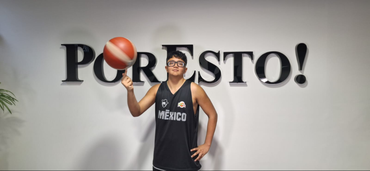 A sus 16 años se estrenó en la Liga del Tecnológico de Primera Fuerza con el Club Felinos