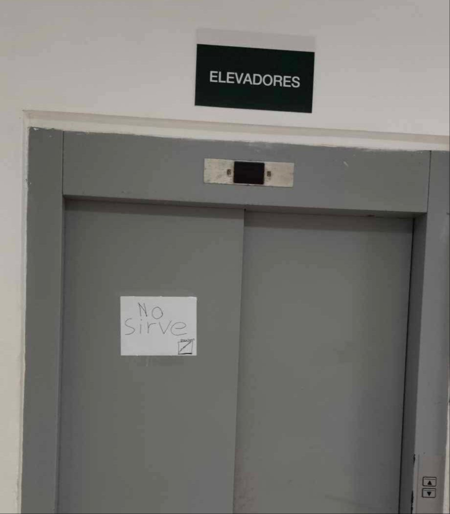El elevador no funciona y se desconoce cuándo quedará arreglado. El elevador no funciona y se desconoce cuándo quedará arreglado.