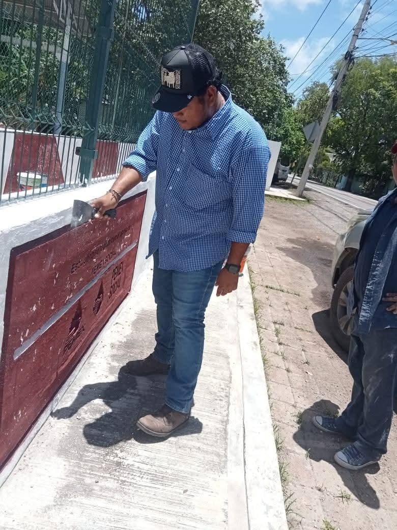 Trabajadores denuncian sueldos de hambre de la Junta Municipal de Atasta Trabajadores denuncian sueldos de hambre de la Junta Municipal de Atasta