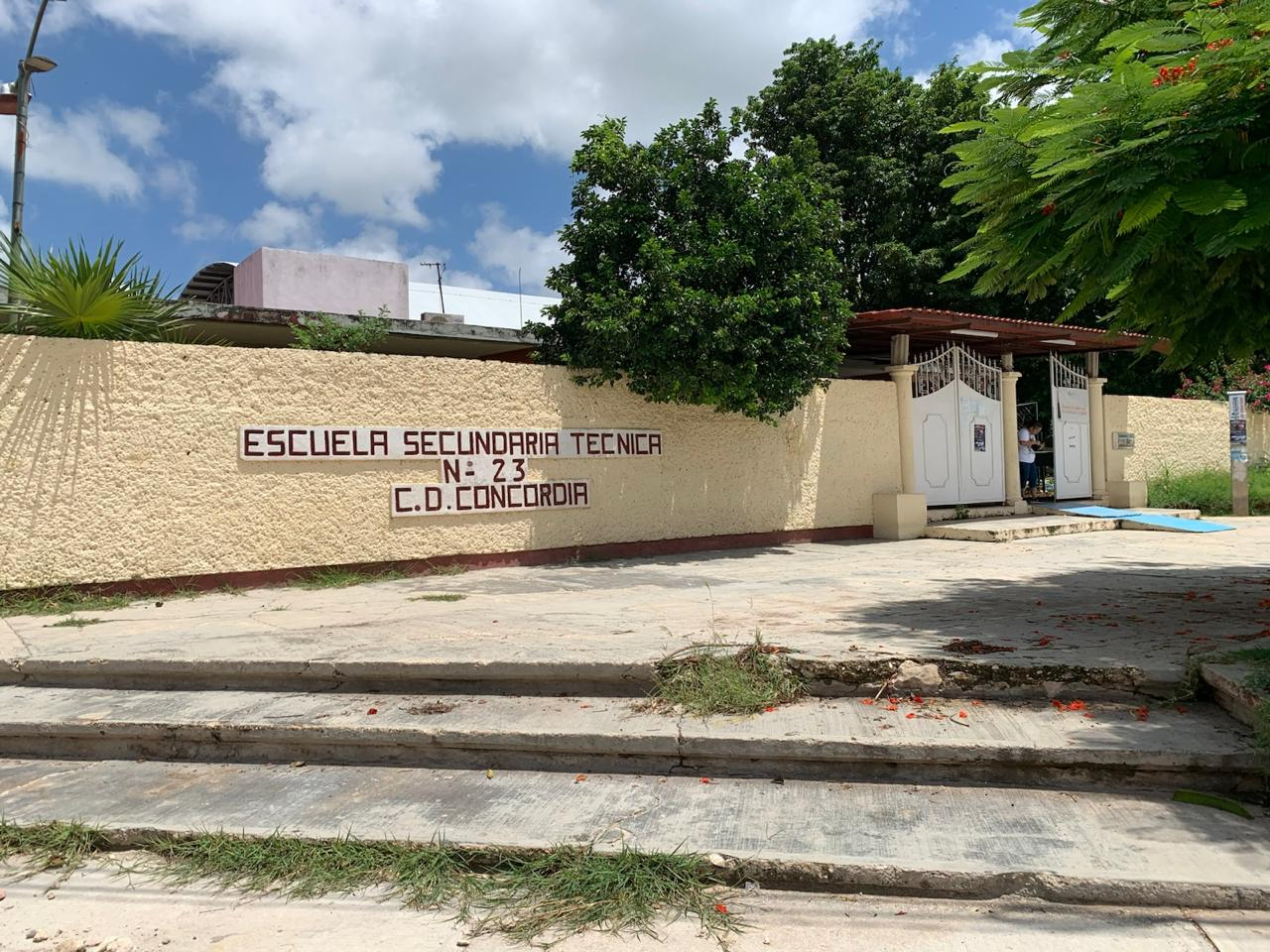 Escuela de Ciudad Concordia lleva tres meses sin electricidad; alumnos toman clases en línea