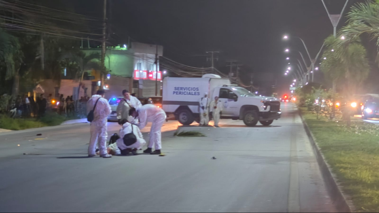 Muere peatón intentando cruzar una transitada avenida en Cancún Muere peatón intentando cruzar una transitada avenida en Cancún
