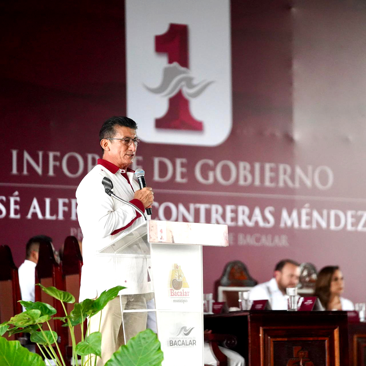 El alcalde de Bacalar, José Contreras, afirma en su Primer Informe de Gobierno que la justicia social "no es sólo discurso❞ en el municipio; ciudadanos opinan lo contrario