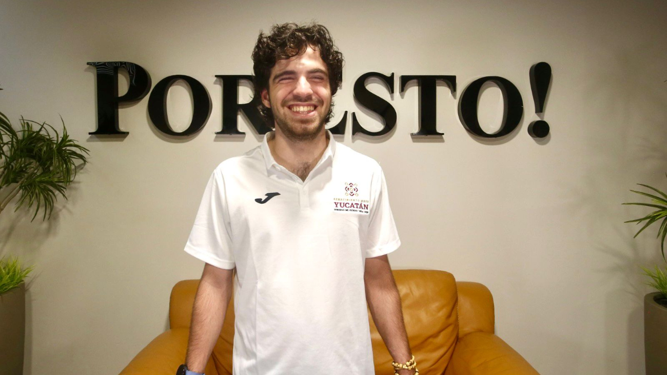 Flores Pacheco es un paratleta de 100, 200 y 400 metros de la modalidad de ciegos y débiles visuales