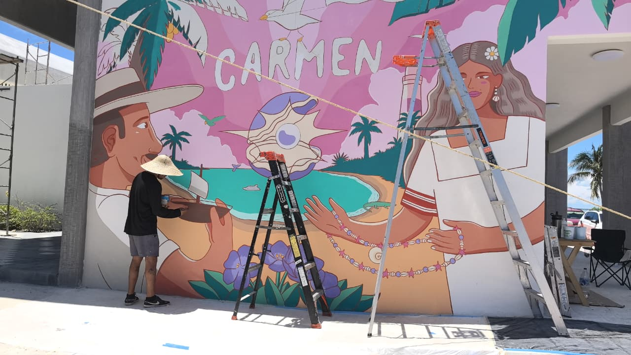 Colectivo Sirena Estudio Creativo creó un mural crea mural en Plaza de las Artesanías en Ciudad del Carmen