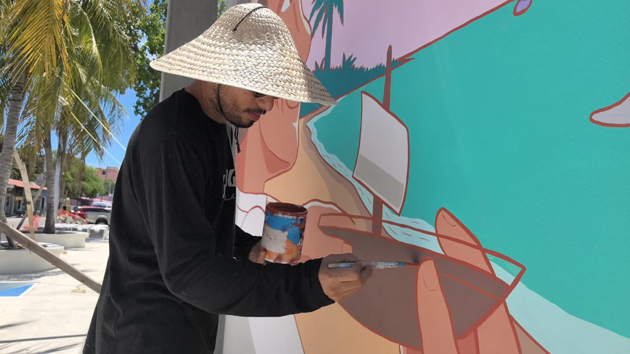 Colectivo Sirena Estudio Creativo creó un mural crea mural en Plaza de las Artesanías en Ciudad del Carmen