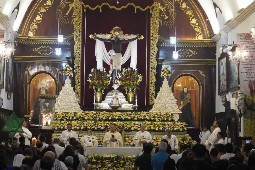 Católicos de Campeche y de toda la Península acudieron a la celebración. Católicos de Campeche y de toda la Península acudieron a la celebración.