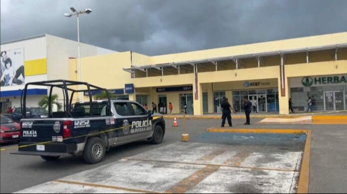 Hombre sufre robo de tarjeta en Ribera del Río Hondo, Quintana Roo