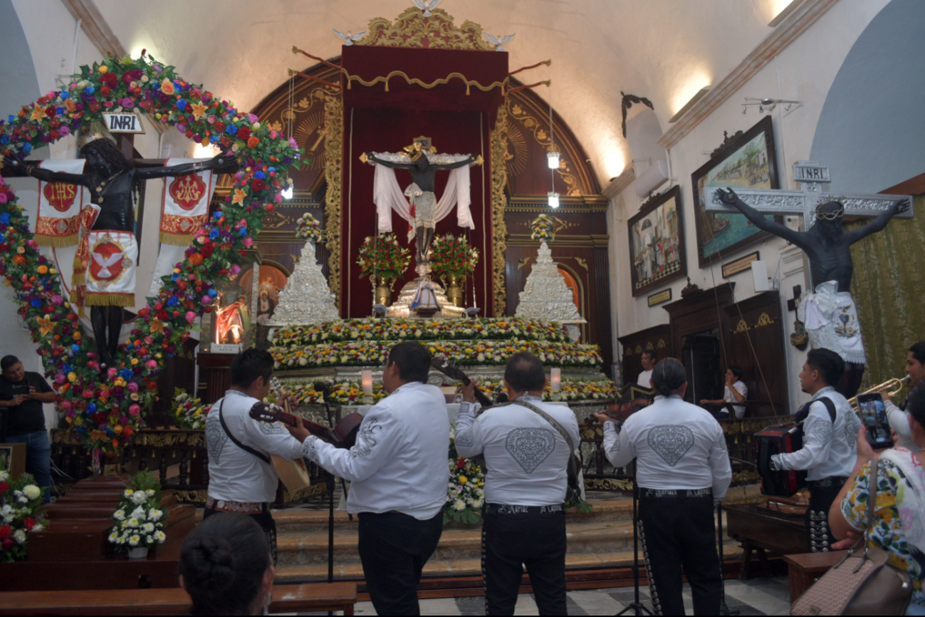 La celebración incluyó misas especiales, festejos tradicionales y vestimentas típicas de Campeche y Yucatán. La celebración incluyó misas especiales, festejos tradicionales y vestimentas típicas de Campeche y Yucatán.