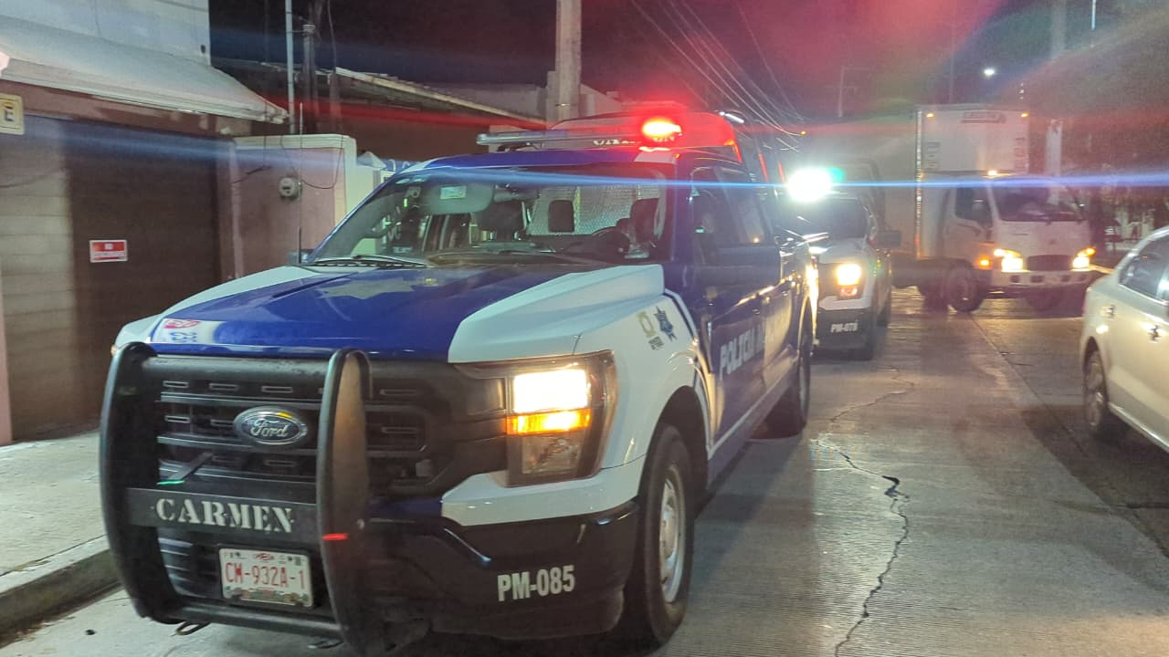 Policía busca a ladrón que amagó con cuchillo a empleada de farmacia en Campeche Policía busca a ladrón que amagó con cuchillo a empleada de farmacia en Campeche