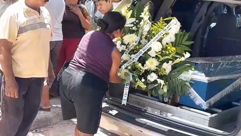 No se pudo realizar misa de cuerpo presente, el féretro fue sellado y trasladado al cementerio de San Román.