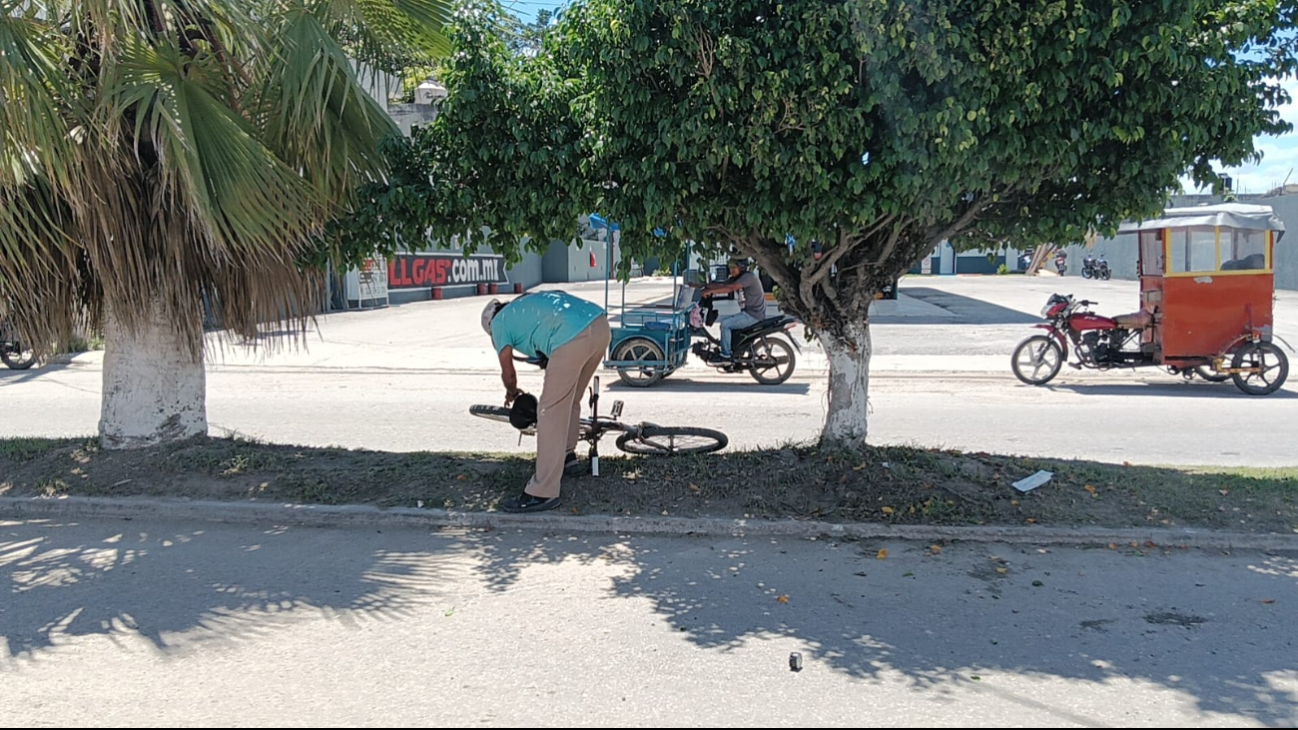 Resultaron heridos el ciclista, el mototaxista y una pasajera.