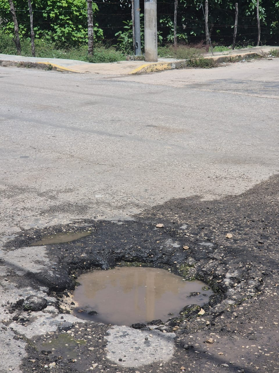Indignación en Champotón por hoyanco ignorado por las autoridades