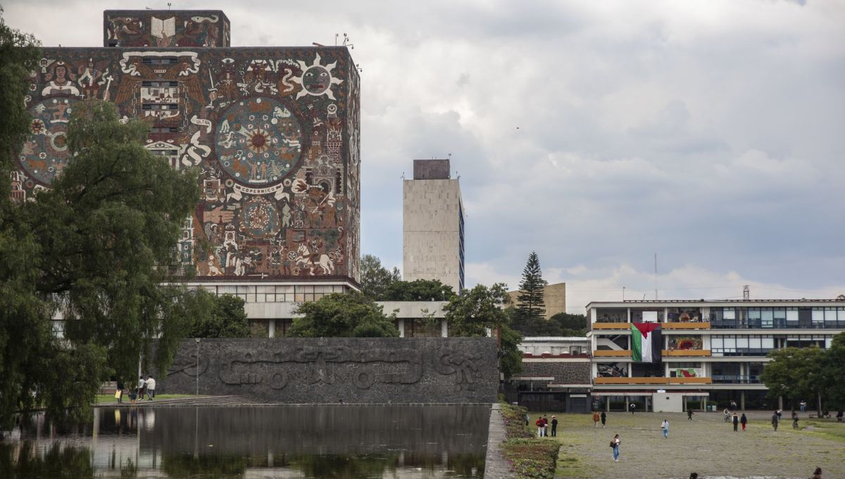 Mientras avanzaban las labores de seguridad, alumnos y profesores compartieron información y vivencias en redes sociales