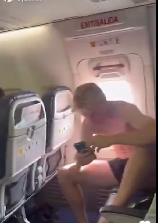 Todos los pasajeros terminaron en ropa interior