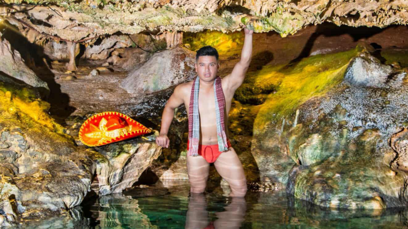 Tras conocerse su caso, el diseñador yucateco Beto Wallas lo invitó a participar en una sesión fotográfica en el Cenote San Ignacio