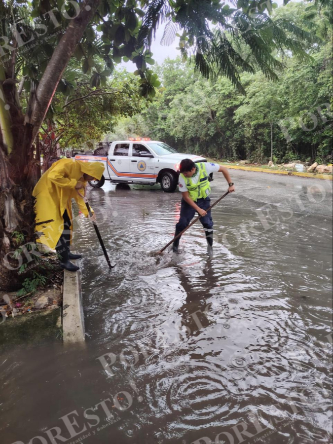 Equipo operativo, bomberos y personal de Servicios Públicos Municipales activaron el Operativo Tormenta