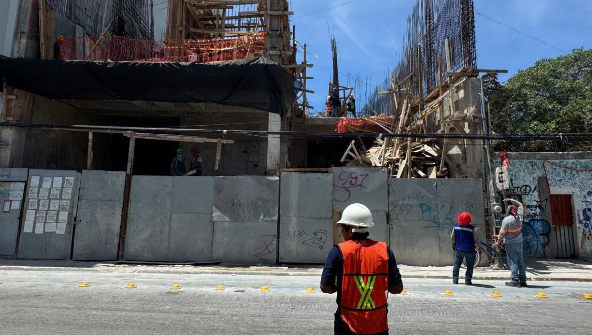 Se agudiza el desempleo en la industria de la construcción al reportar más de 100 mil obreros sin trabajo en Quintana Roo Se agudiza el desempleo en la industria de la construcción al reportar más de 100 mil obreros sin trabajo en Quintana Roo