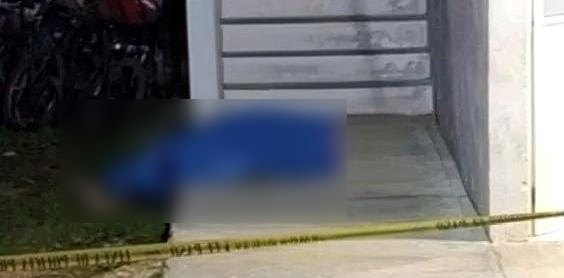 Conductor ebrio se desvanece tras atropellar a embarazada, chocar dos autos y derribar un poste Conductor ebrio se desvanece tras atropellar a embarazada, chocar dos autos y derribar un poste