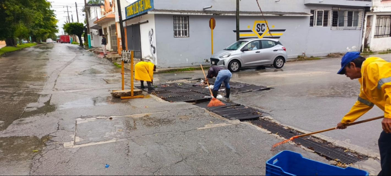 Estragos ocasionados por el canal de Baja Presión en Chetumal Estragos ocasionados por el canal de Baja Presión en Chetumal