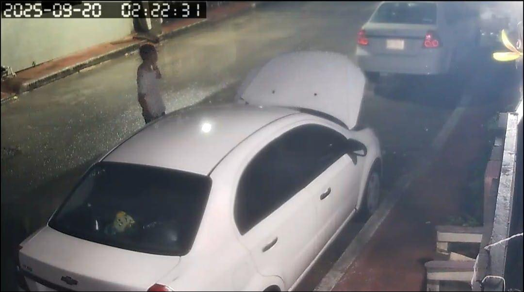 Hombres roban computadora de vehículo privado en Chetumal Hombres roban computadora de vehículo privado en Chetumal