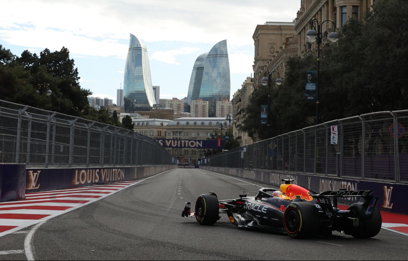 Max en el circuito de Baku Max en el circuito de Baku