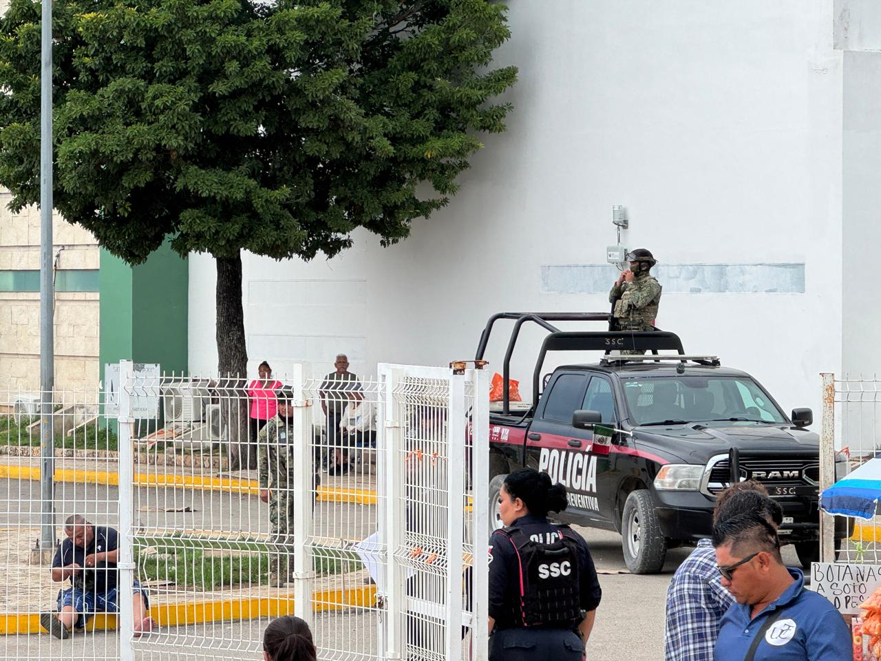 Reportan movilización policíaca en el Hospital General de Cancún Reportan movilización policíaca en el Hospital General de Cancún