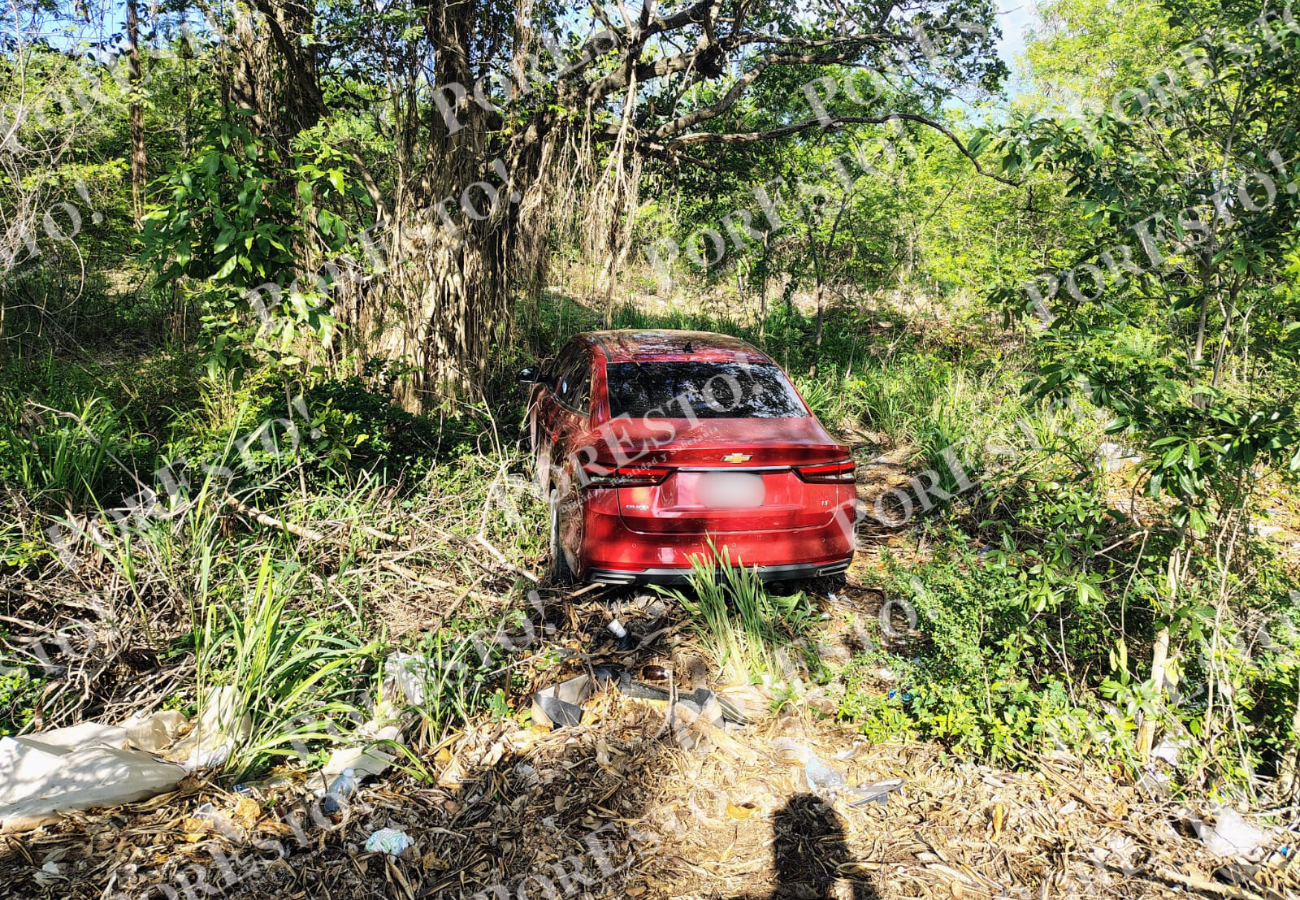 Autoridades inspeccionaron el coche para descartar relación con un hecho delictivo Autoridades inspeccionaron el coche para descartar relación con un hecho delictivo