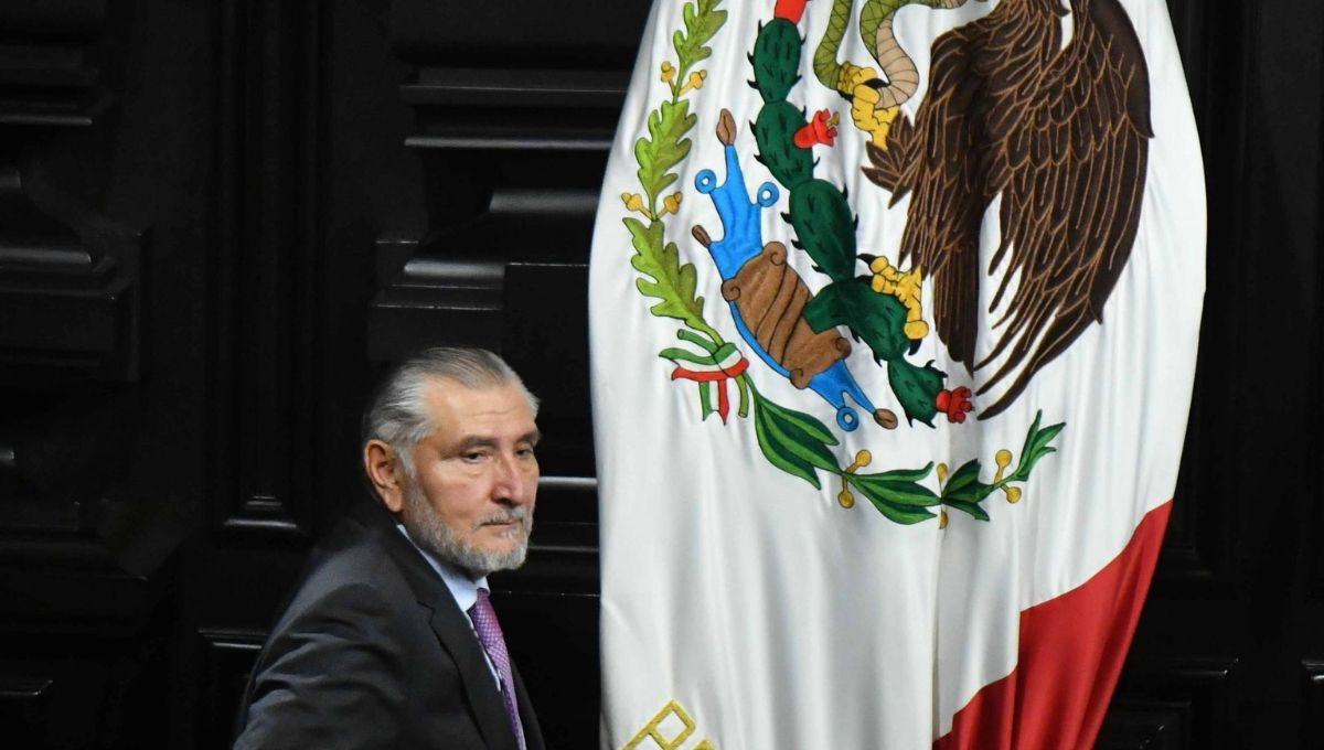 De admitirse, la solicitud deberá canalizarse a comisiones para análisis de procedencia y, en su caso, a un juicio político en San Lázaro