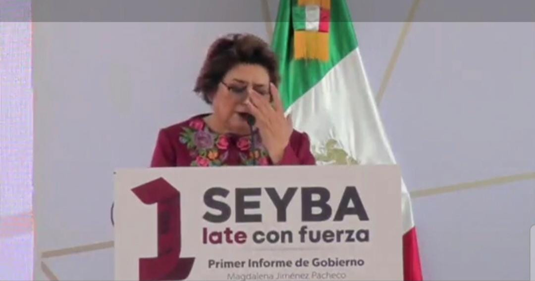 La alcaldesa no pudo terminar su discurso.