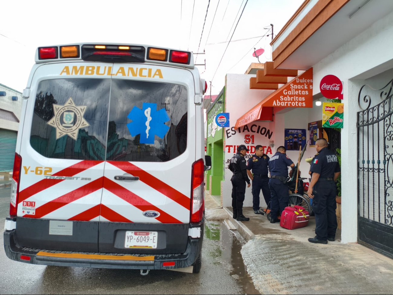 Vecinos reportan el violento ataque a un adulto mayor en silla de ruedas en la vía pública Vecinos reportan el violento ataque a un adulto mayor en silla de ruedas en la vía pública