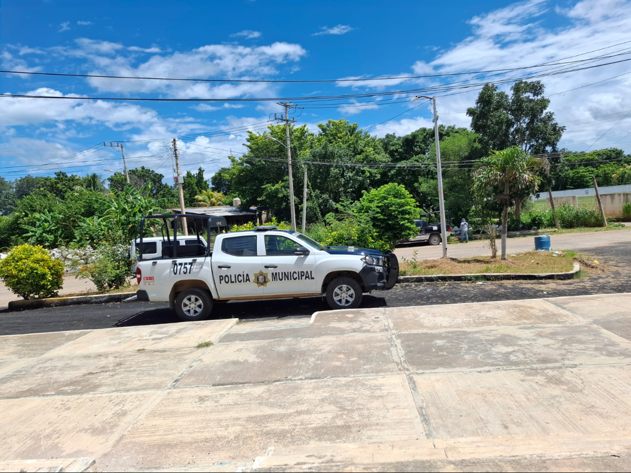 Cinco motopatrullas y unidades especiales recorren distintos puntos para garantizar la seguridad.