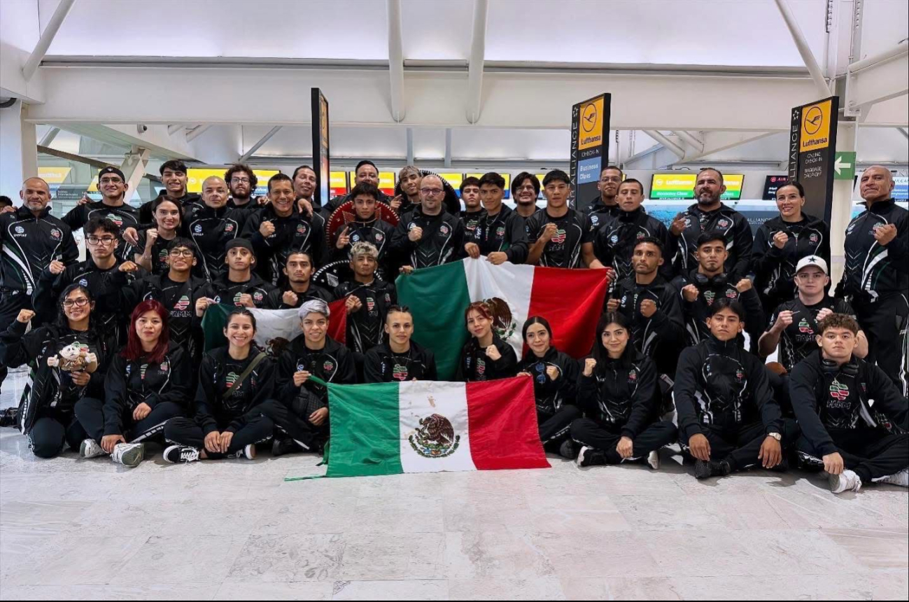 Forma parte de la Escuela de Combate de Campeche y es entrenado por Luis Alberto Pérez Crespo.