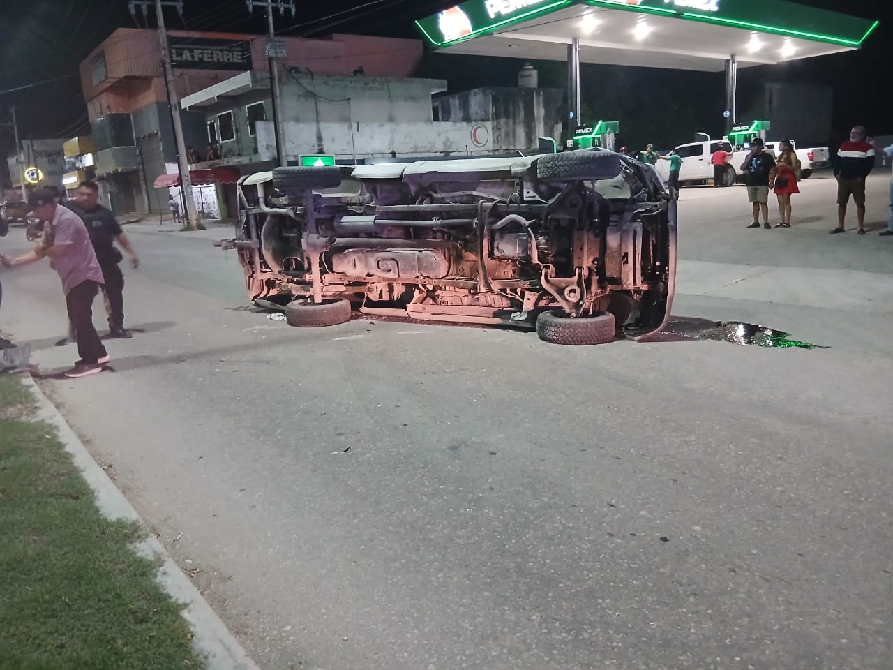 Se cree que la camioneta iba a exceso de velocidad.