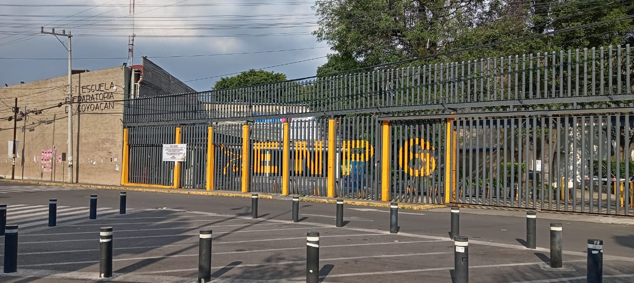 La Prepa 6 tuvo que ser desalojada por la amenaza.