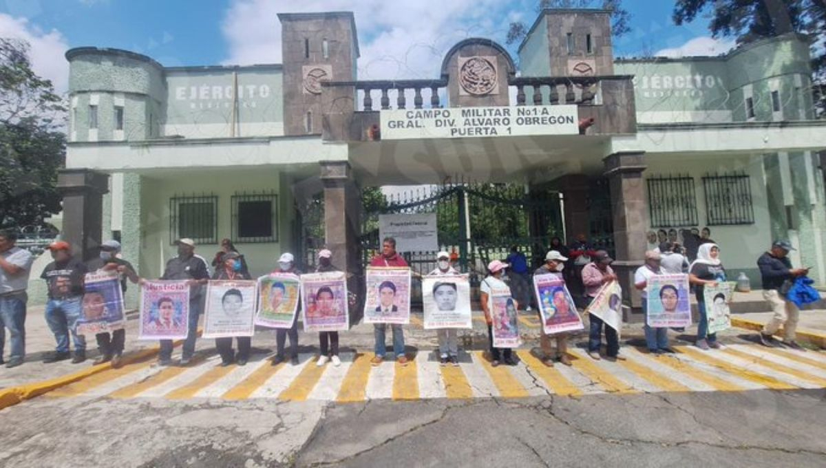 A lo largo de más de una década, los familiares han mantenido una lucha incesante por encontrar a los 43 jóvenes desaparecidos