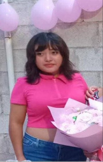 Antes de perder contacto con la menor, los familiares revelaron que vestía una blusa de manga larga blanca, suéter gris y short de mezclilla azu