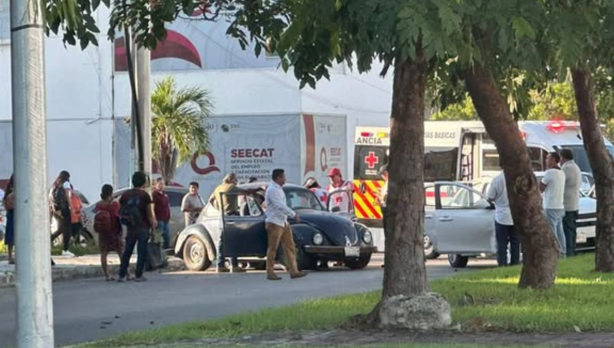 Colisión triple en calles de Chetumal dejó varios heridos