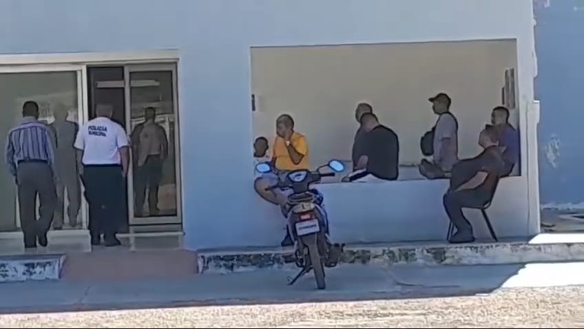El deceso fue atribuido oficialmente a un choque hipovolémico por cirrosis hepática, pero la Comisión señaló trato indigno y negligencia durante su custodia.