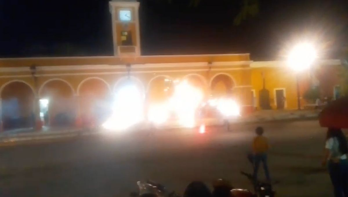 La gente salió a ver, la quema del torito y los juegos pirotécnicos. A pesar de que no había electricidad