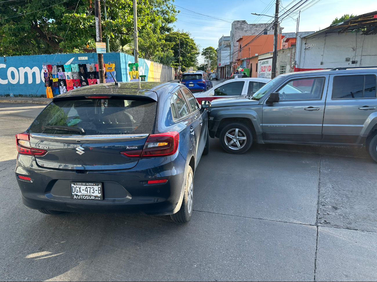 No hubo heridos, pero el accidente provocó un fuerte embotellamiento.