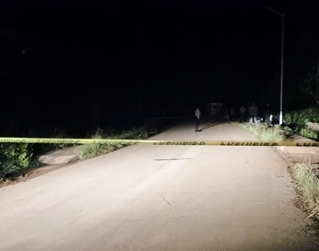 Tras impactar su cabeza contra el muro, el motociclista perdió la vida