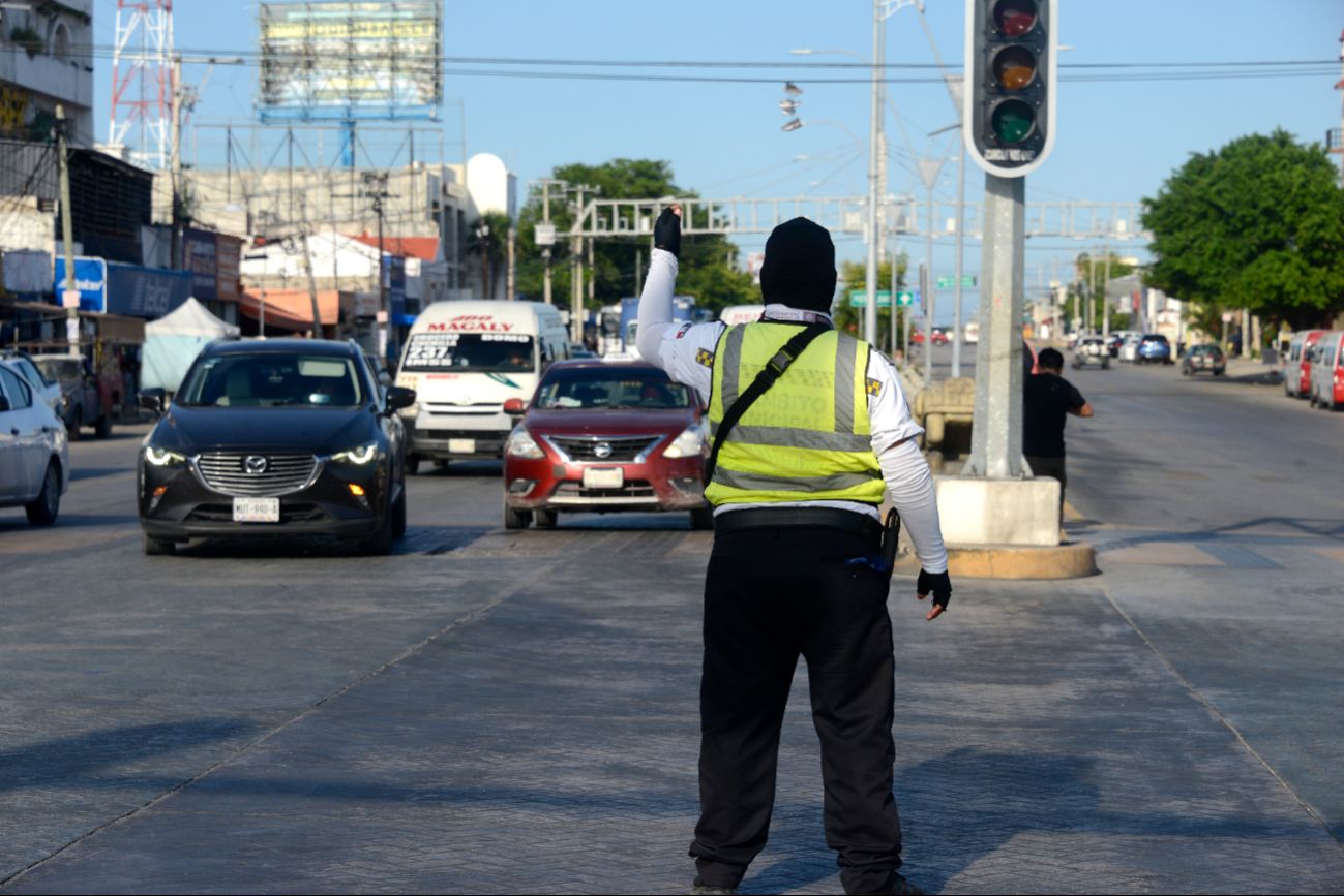 La falta de semáforos en funcionamiento causó caos vial en los 11 municipios.
