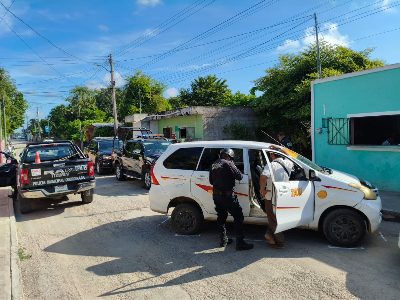 Agentes policiacos y otros guiadores de vehículos de alquiler se coordinaron en un veloz operativo.