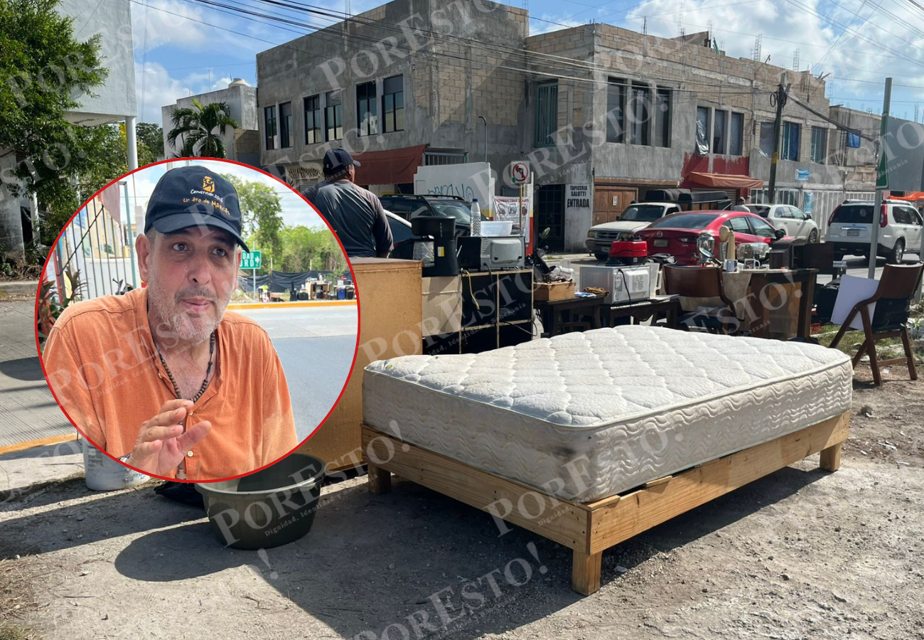 Al no tener un techo, duerme en su cama en medio de un terreno en la vía pública Al no tener un techo, duerme en su cama en medio de un terreno en la vía pública