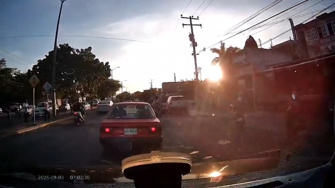 Conductor atropella a una mujer y su hija en Cancún; se da a la fuga Conductor atropella a una mujer y su hija en Cancún; se da a la fuga