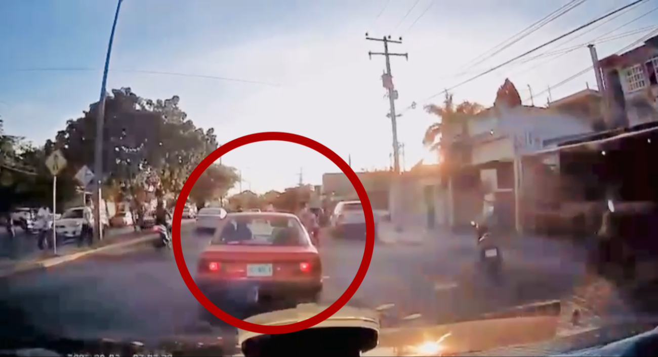 Conductor se da a la fuga tras atropellar a una mujer y a su hija   en Cancún 