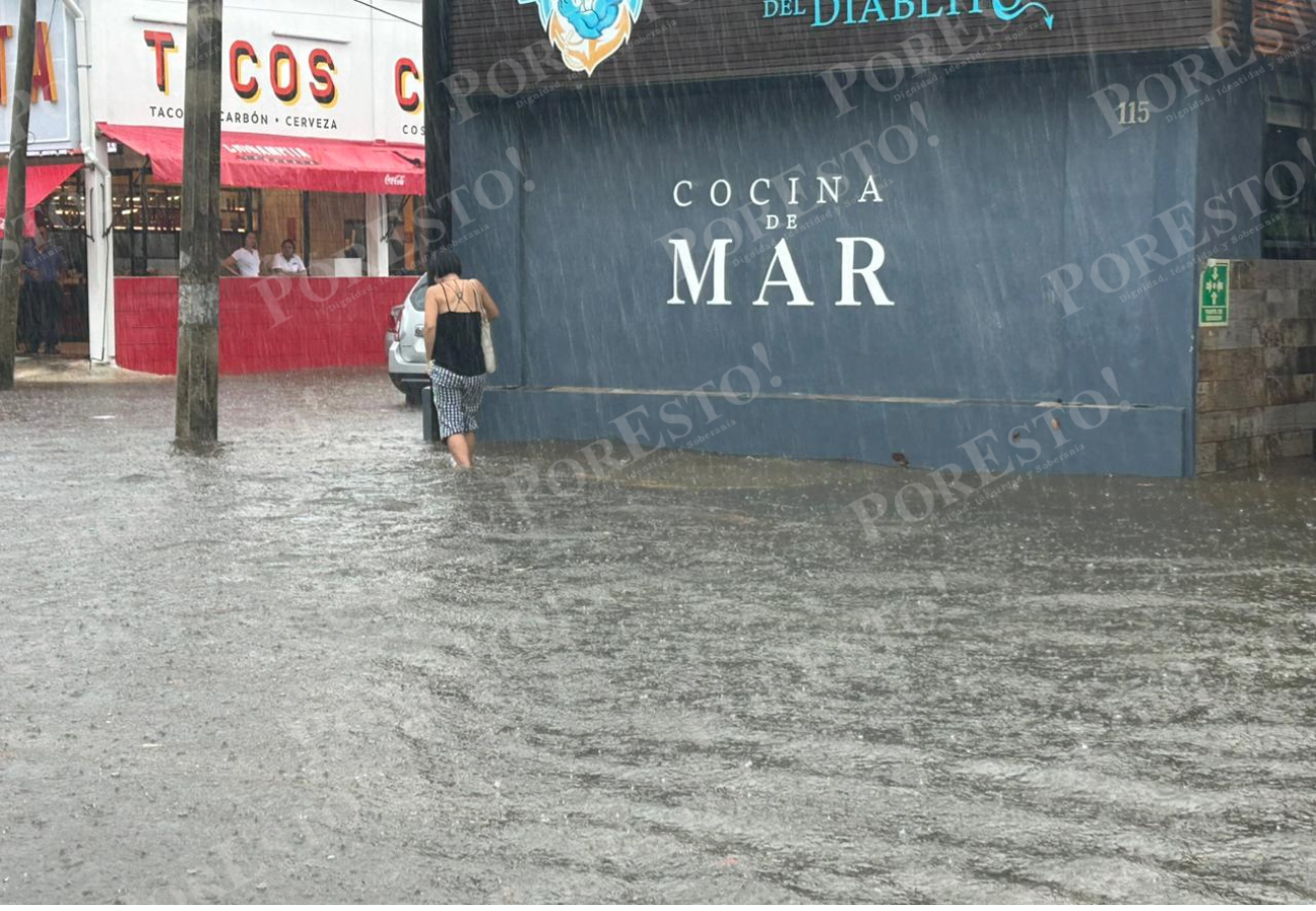 Cancún “bajo el agua": Fuertes lluvias inundan principales avenidas de la ciudad (VIDEO)