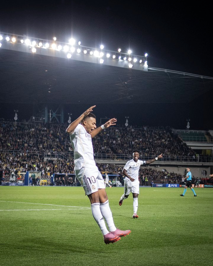 Los Merengues celebrando la goleada